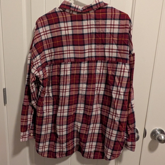 3 For $18 Old Navy Burgundy Plaid Boyfriend Shirt - Picture 4 of 4